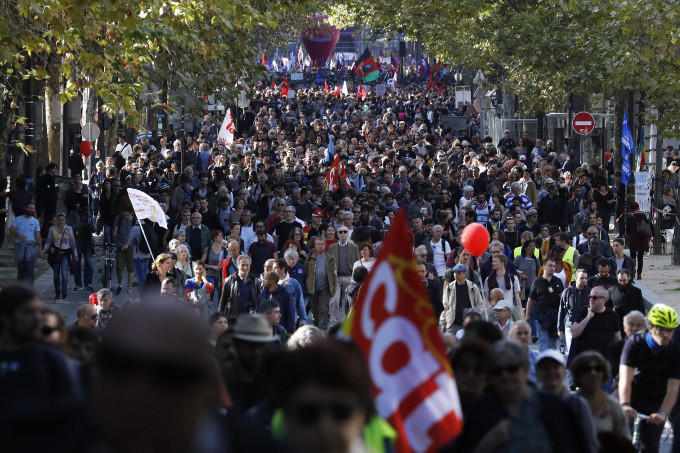 Na de aankondiging van de hervormingsplannen van Macron, braken er protesten los. Al viel de opkomst - zeker voor Franse begrippen - tegen