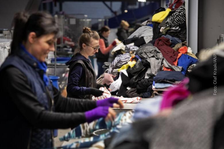 Recycling Wieland Textiles sorteert ingezameld Textiel om te hergebruiken